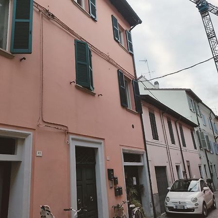 Il Nido Di Silvia A Due Passi Dal Teatro Rossini Apartment Pesaro Bagian luar foto