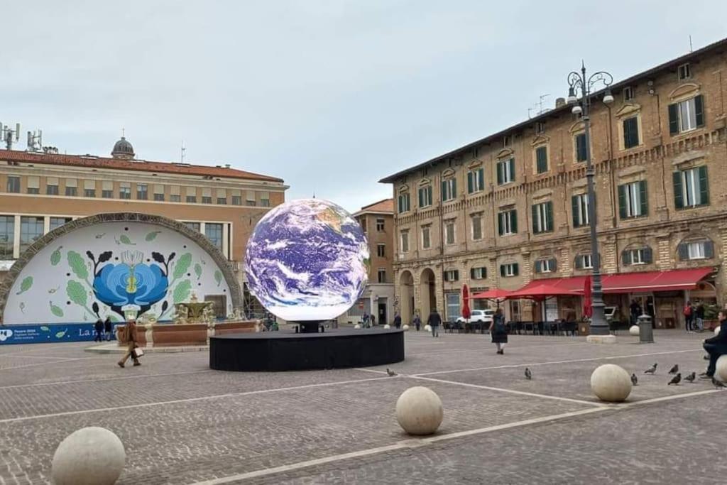 Il Nido Di Silvia A Due Passi Dal Teatro Rossini Apartment Pesaro Bagian luar foto
